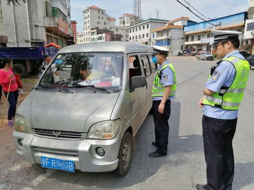 同样是汽车,为啥很少在修理厂见到面包车,轿车就这么娇气吗